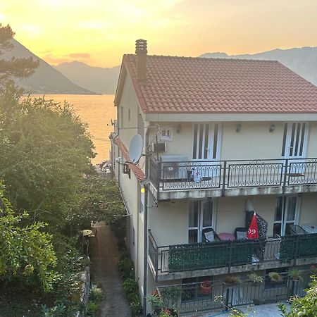 Studio On The Coast, With A View Of The Sunrise,Free We-Fi Kotor Exterior foto